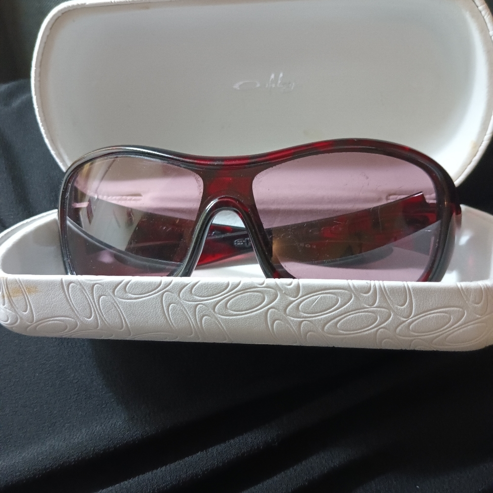 Oakley Speechless Sunglasses - Picture 1 of 12